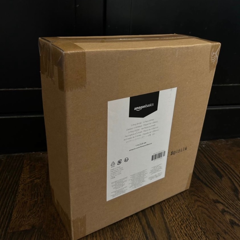 Amazon Basic 3 ring binders - 1" in box set of 4